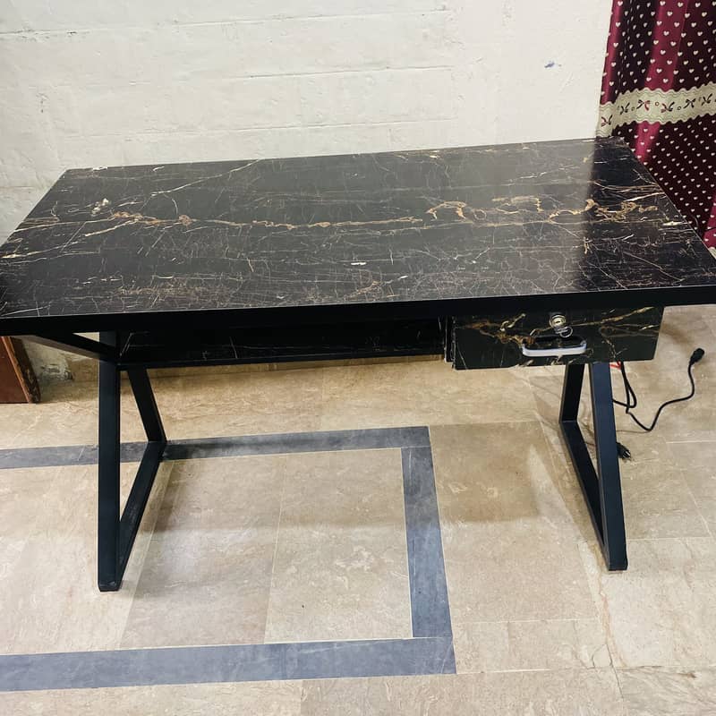 Table chair 3