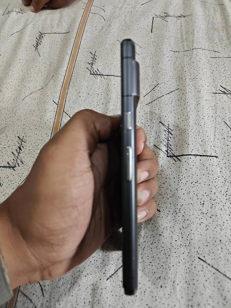Google Pixel 7 4