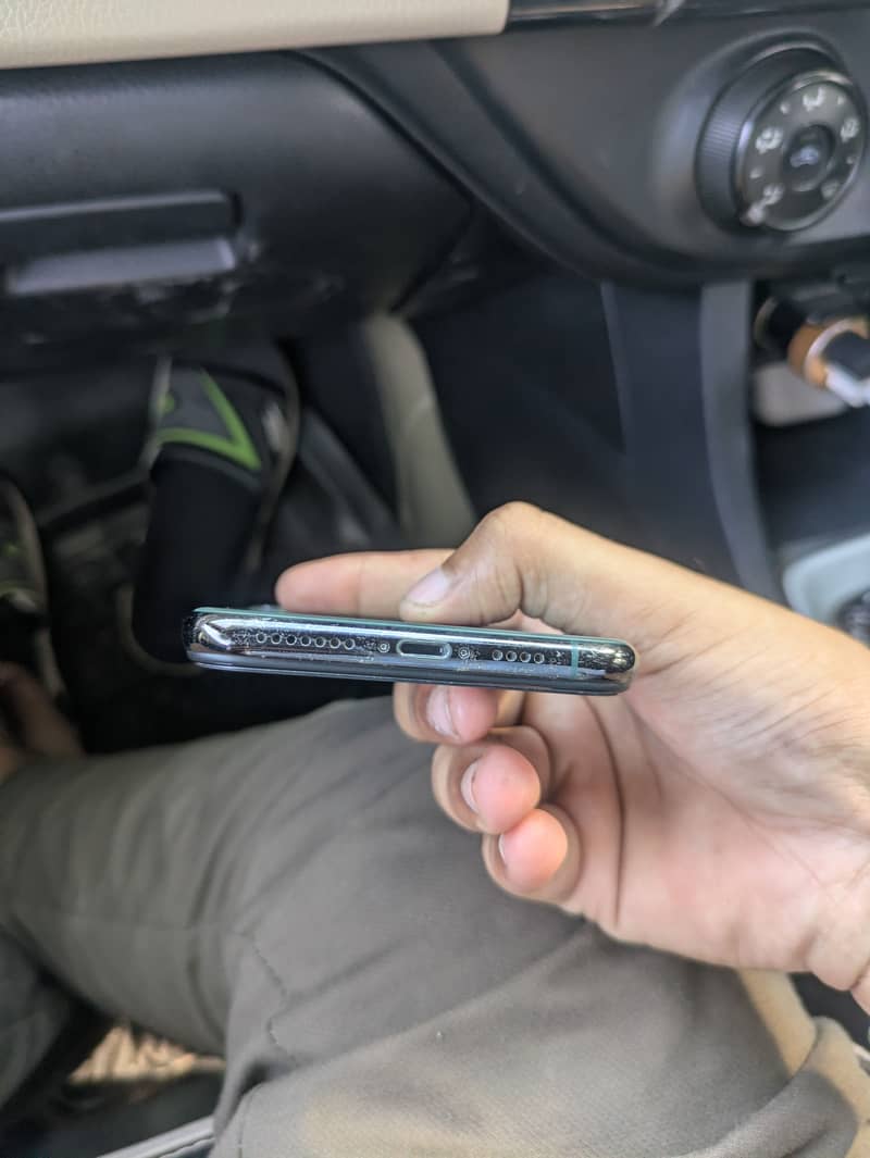 Apple iPhone 11 Pro Max 6
