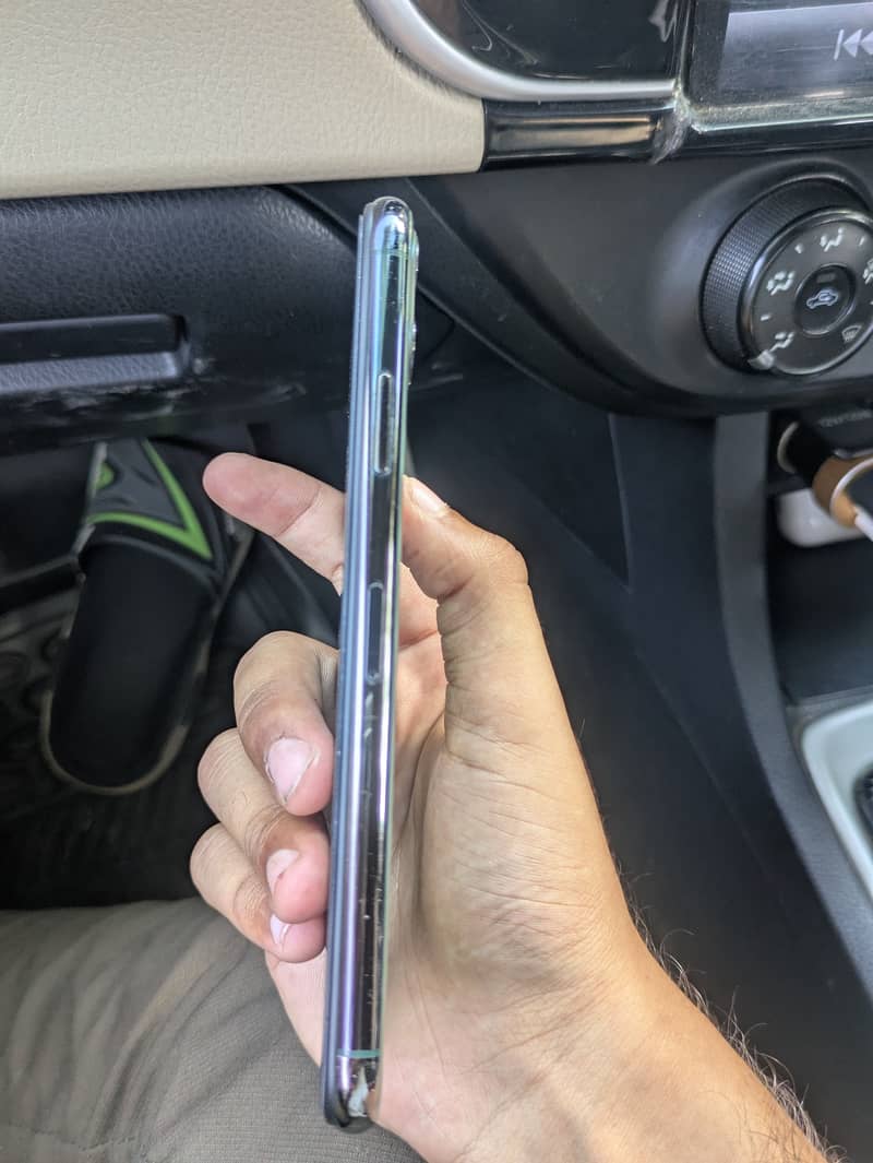 Apple iPhone 11 Pro Max 7