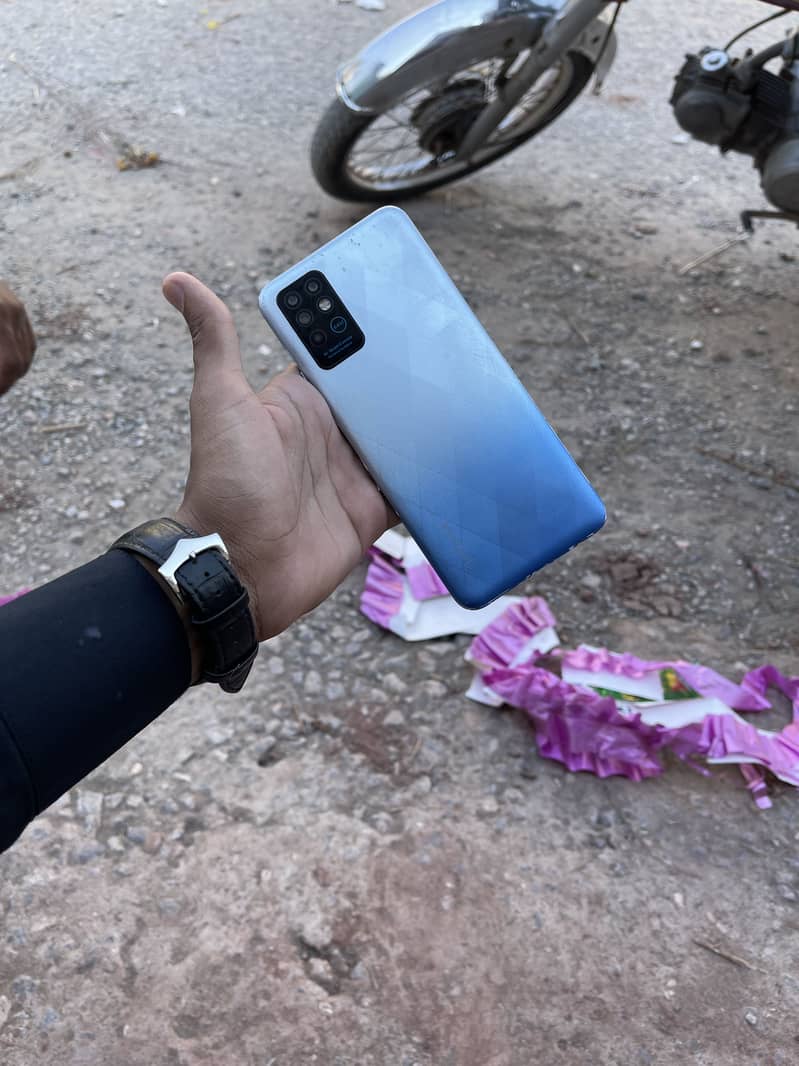 Infinix Note 8i 0