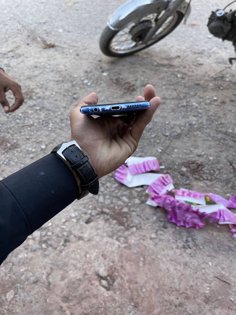 Infinix Note 8i 4