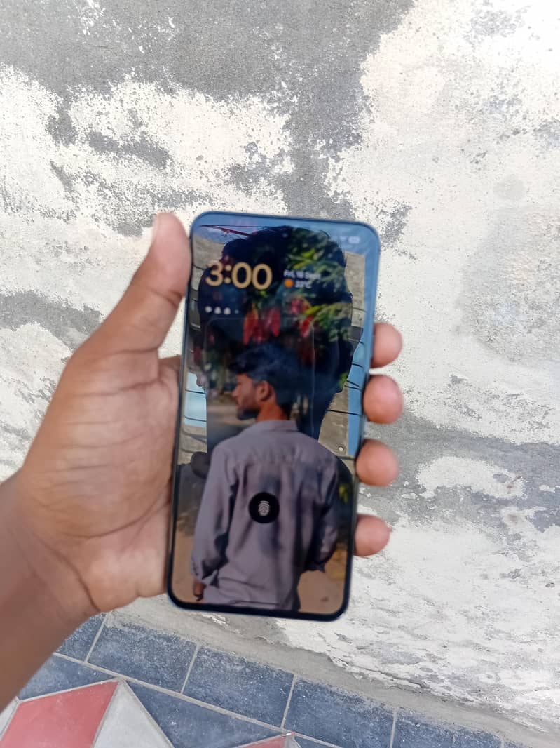 Google Pixel 8 3