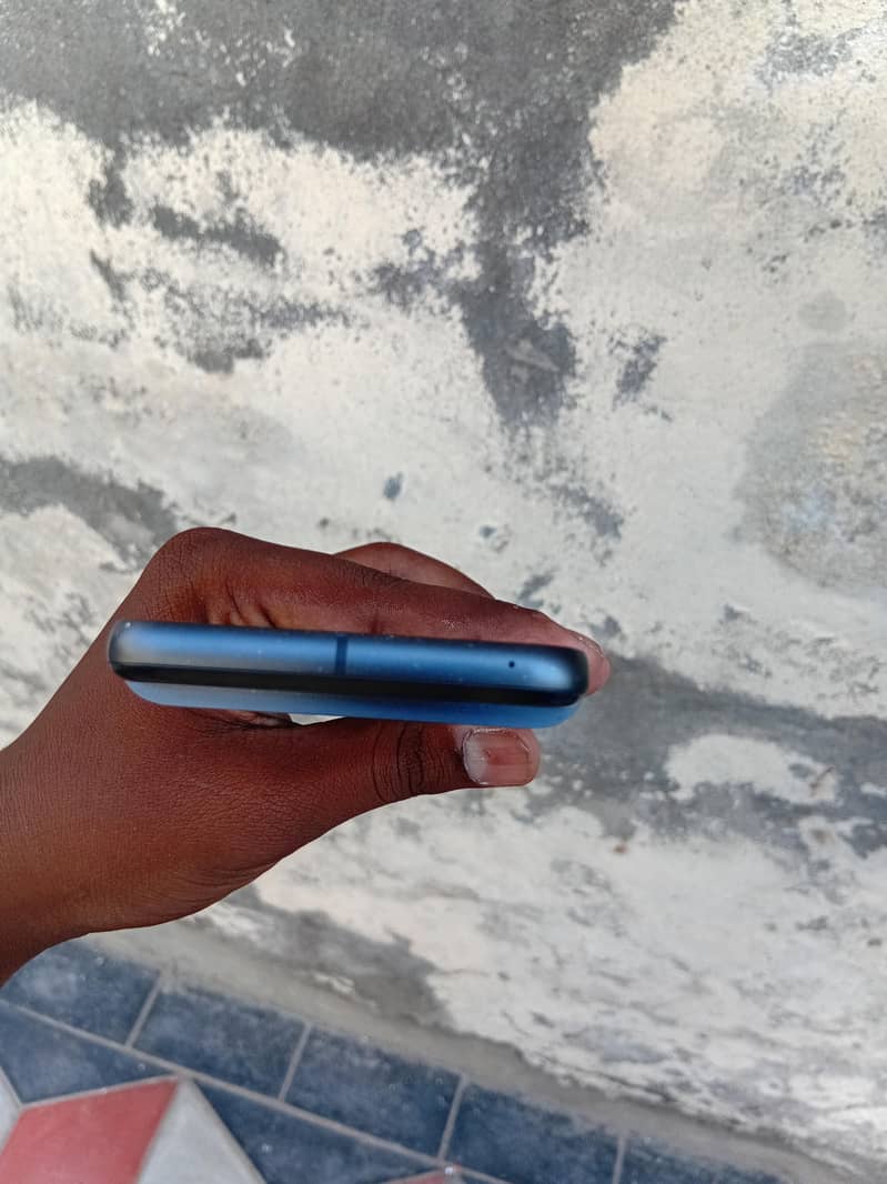 Google Pixel 8 4