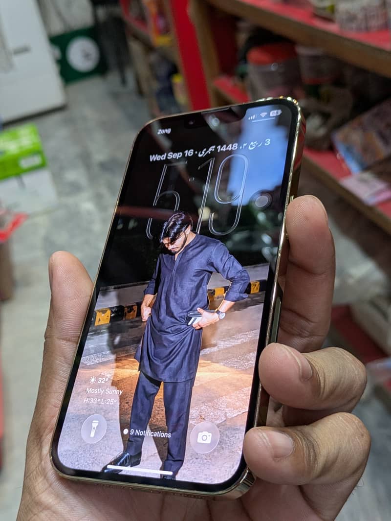 Apple iPhone 13 Pro 2