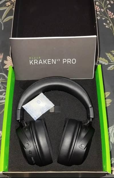 Razer Kraken V3 PRO Hypersense wireless Gaming Headphones