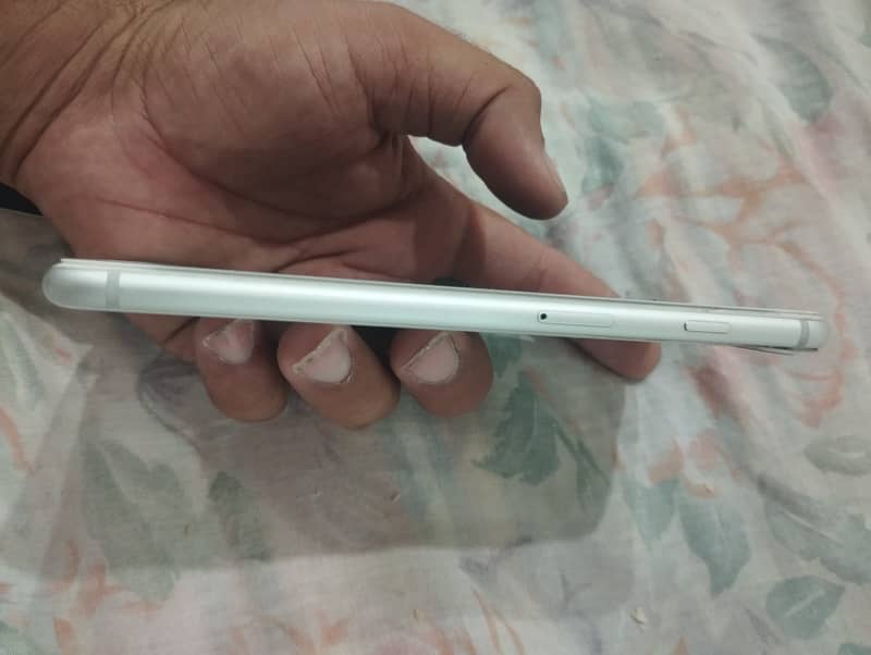 Apple iPhone 8 Plus Sim Working 4