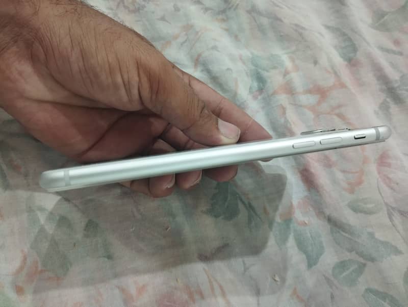 Apple iPhone 8 Plus Sim Working 6