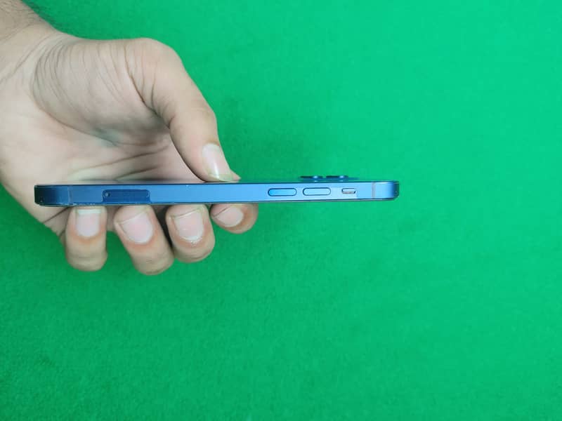 Apple iPhone 12 3