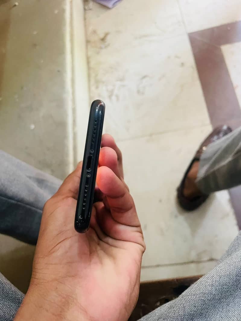 iPhone XR 0