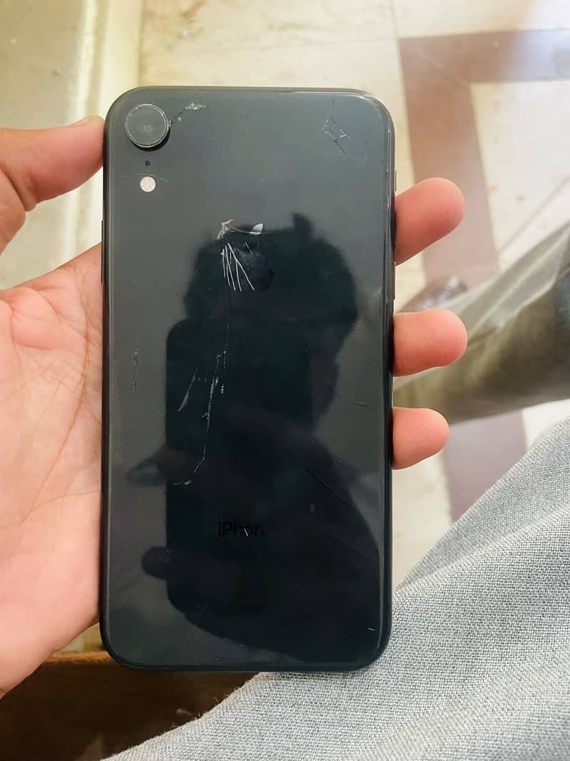 iPhone XR 1