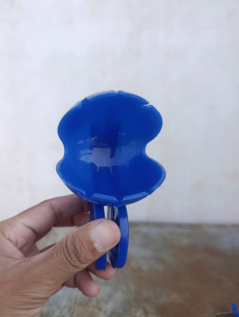 Ball thrower 1