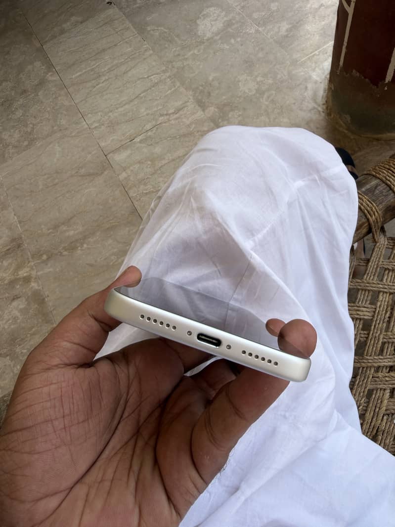 Apple iPhone 17 Pro Max 4