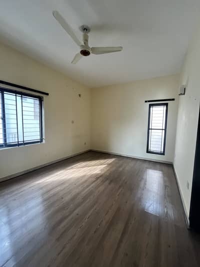 FOR RENT: OUTCLASS 500 SQ YD 3-BED FIRST FLOOR PORTION (COMPLETELY INDEPENDENT) DHA KARACHI