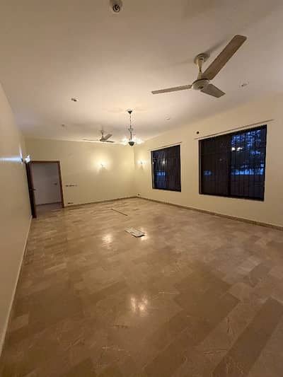 FOR RENT: 500 SQ YD 3-BEDROOM GROUND FLOOR PORTION WITH SERVANT QUARTER & PARKING DHA PHASE 6, KARACHI