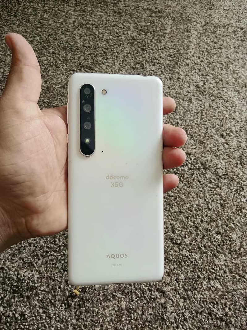 Sharp Aquos R5G 0