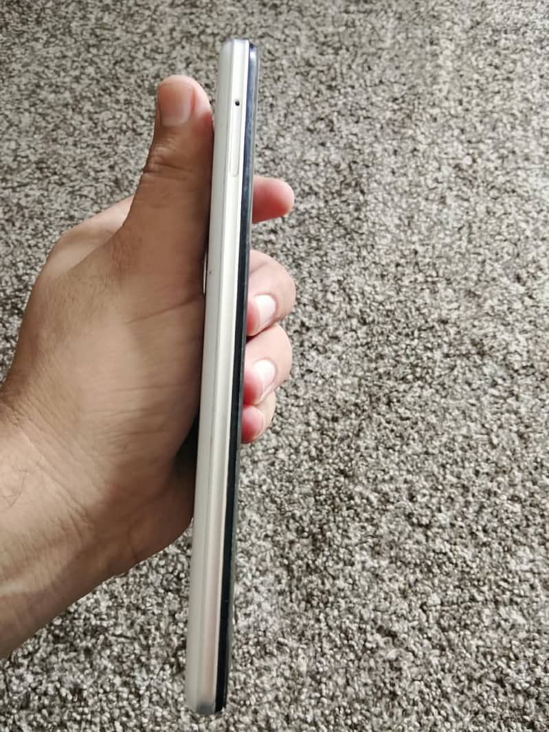Sharp Aquos R5G 2