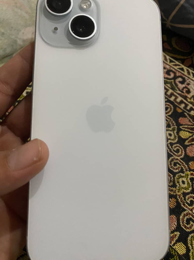 Apple iPhone 15 2