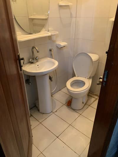 Saperate gate flat for rent in camercial purpose in line 4 near to main road