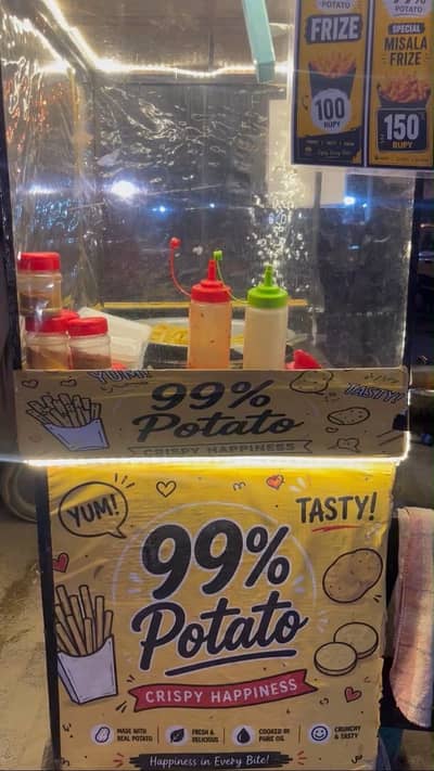 FAST FOOD CART WITH MOVEABLE WHEELS
