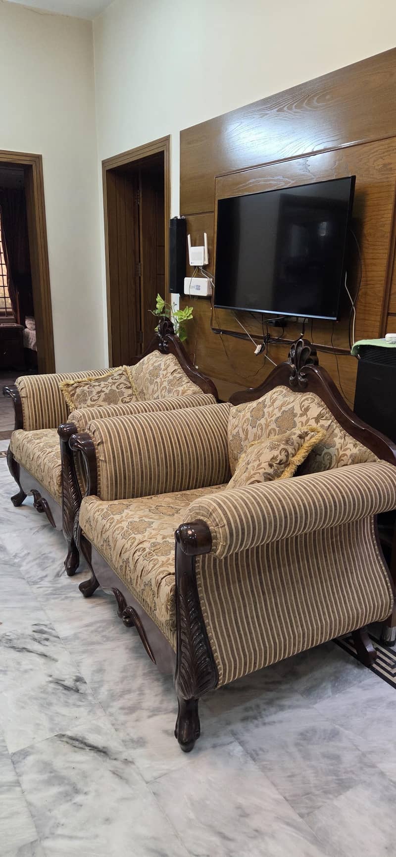 2 seater sofa with table 1