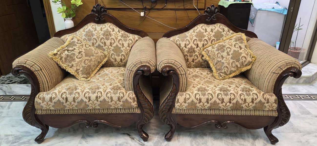 2 seater sofa with table 2
