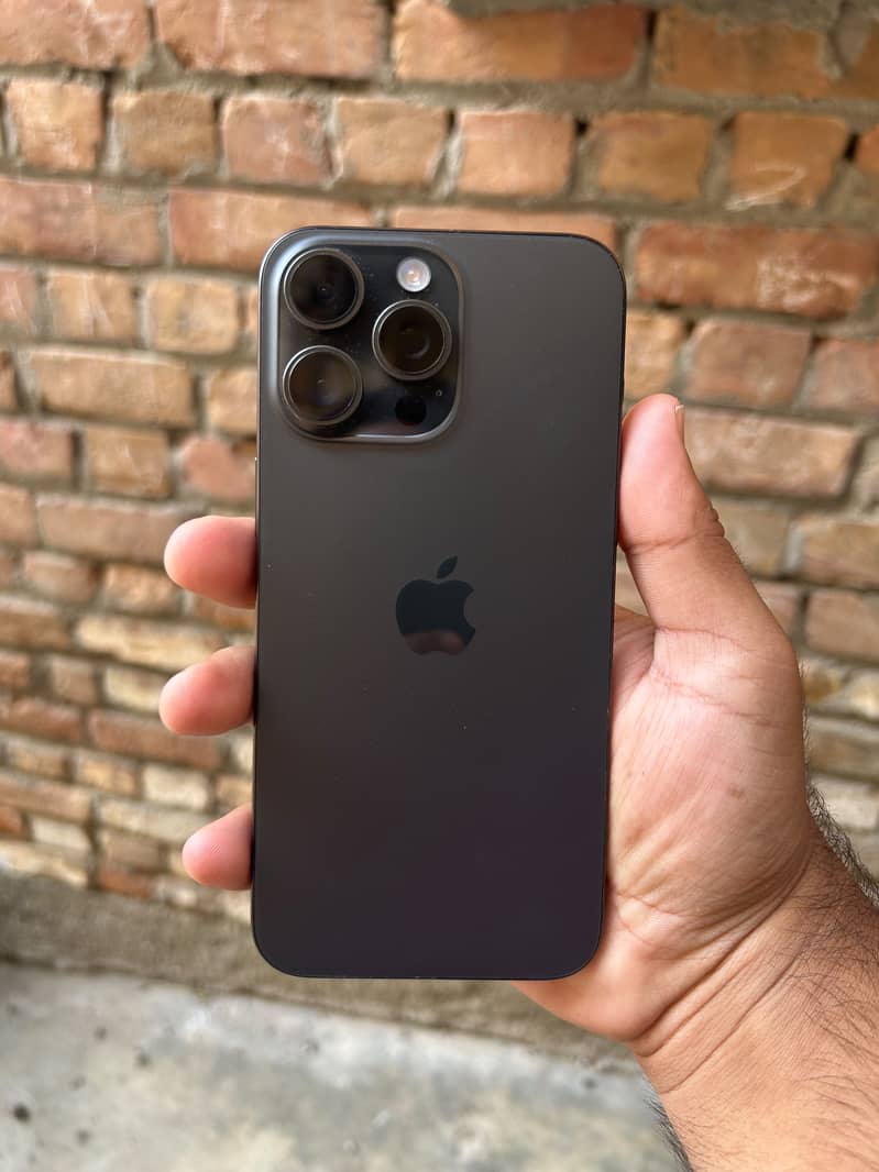 Apple iPhone 15 Pro Max 0