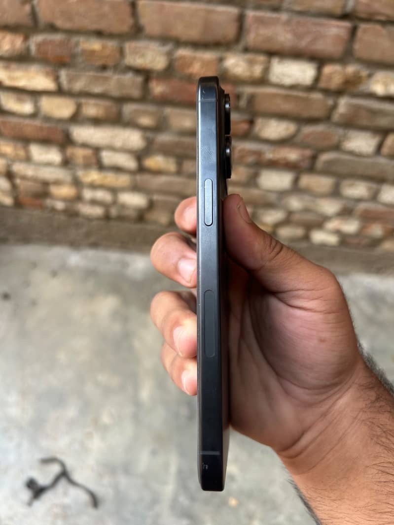 Apple iPhone 15 Pro Max 5