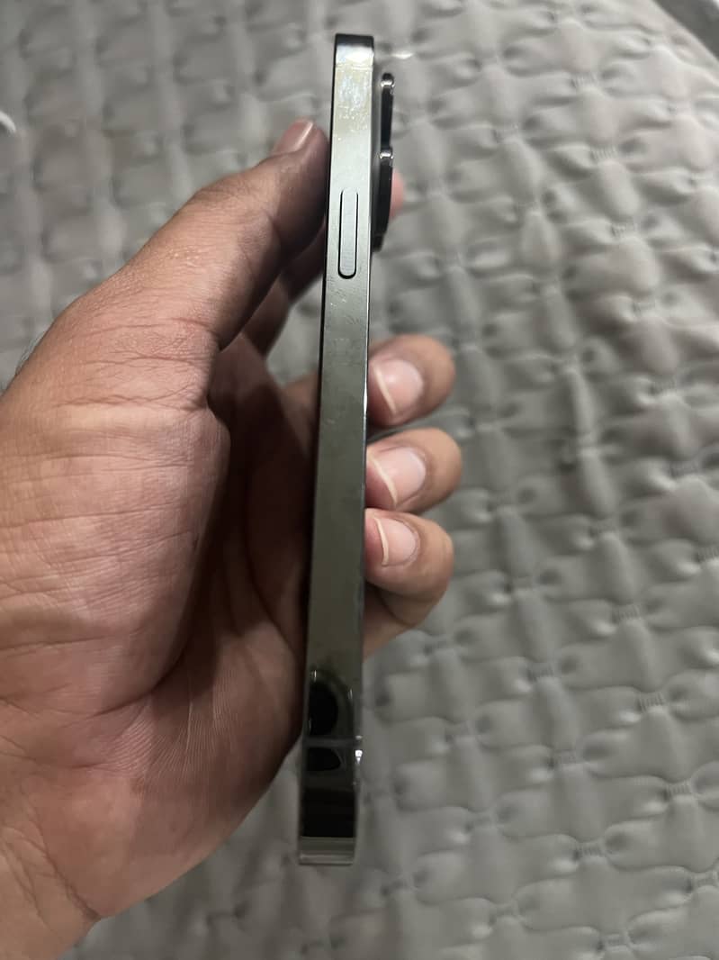 Apple iPhone 13 Pro 6