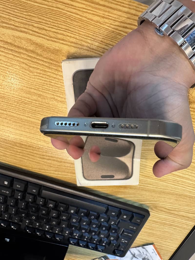 Apple iPhone 15 Pro Max 5