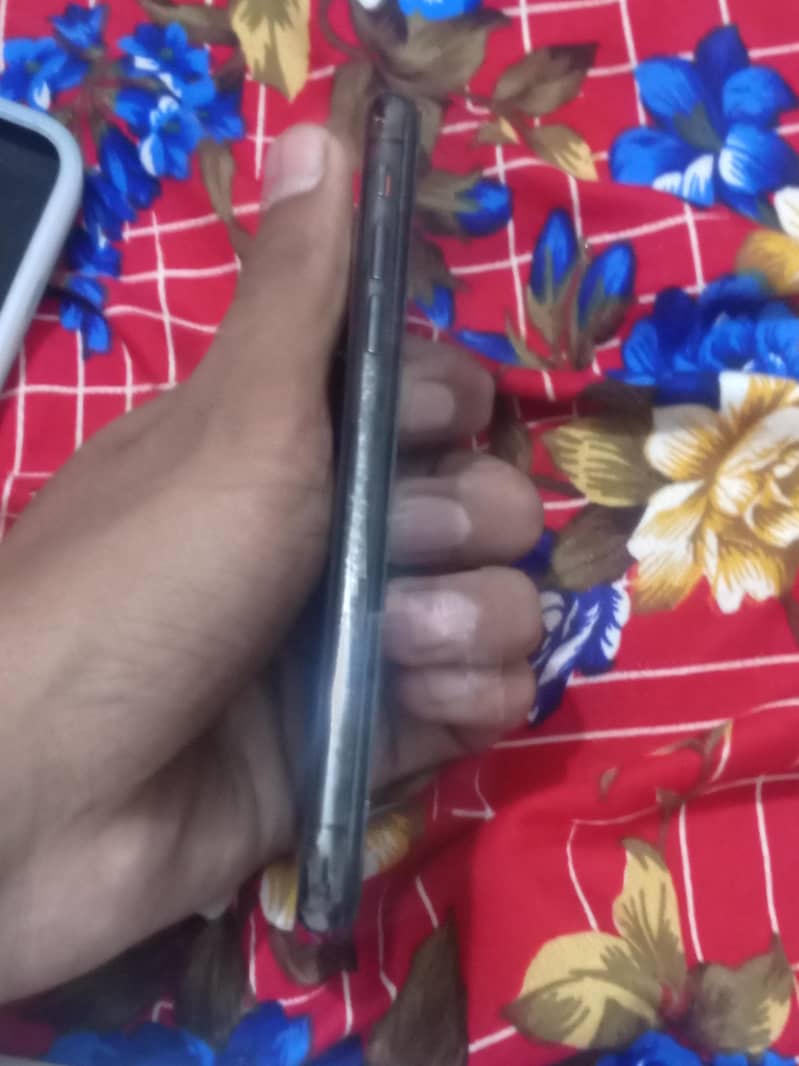Apple iPhone X 3