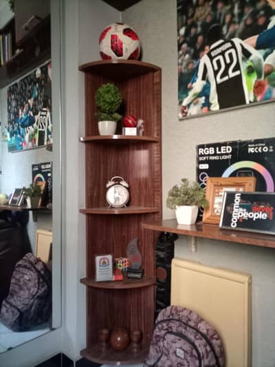 Brown Corner Wall Shelf – 4 Shelves | Like New