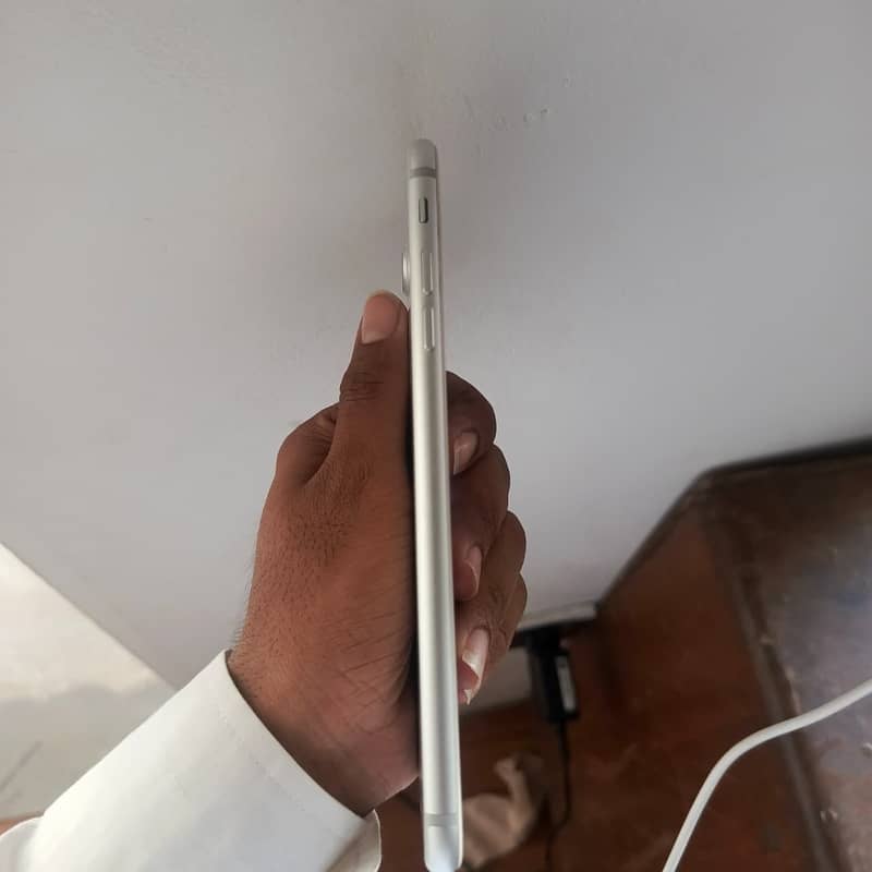 Apple iPhone 7 Plus 1