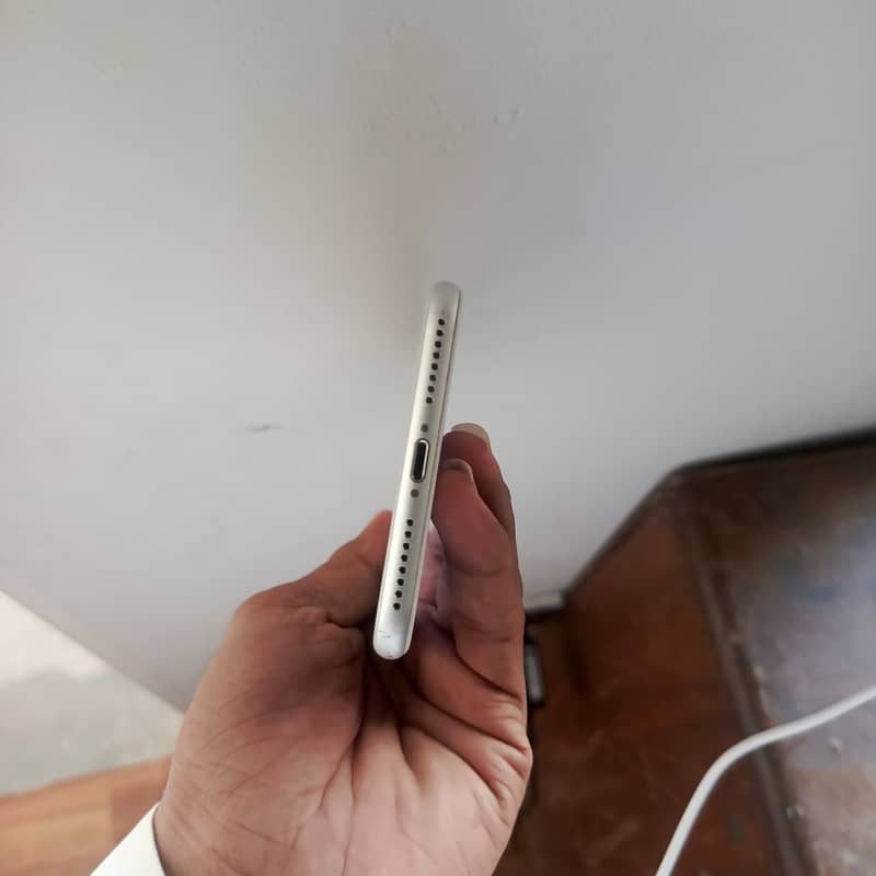 Apple iPhone 7 Plus 2