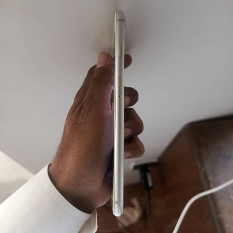 Apple iPhone 7 Plus 3