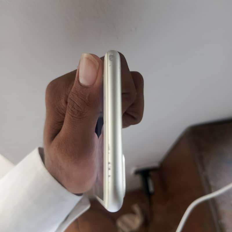 Apple iPhone 7 Plus 4