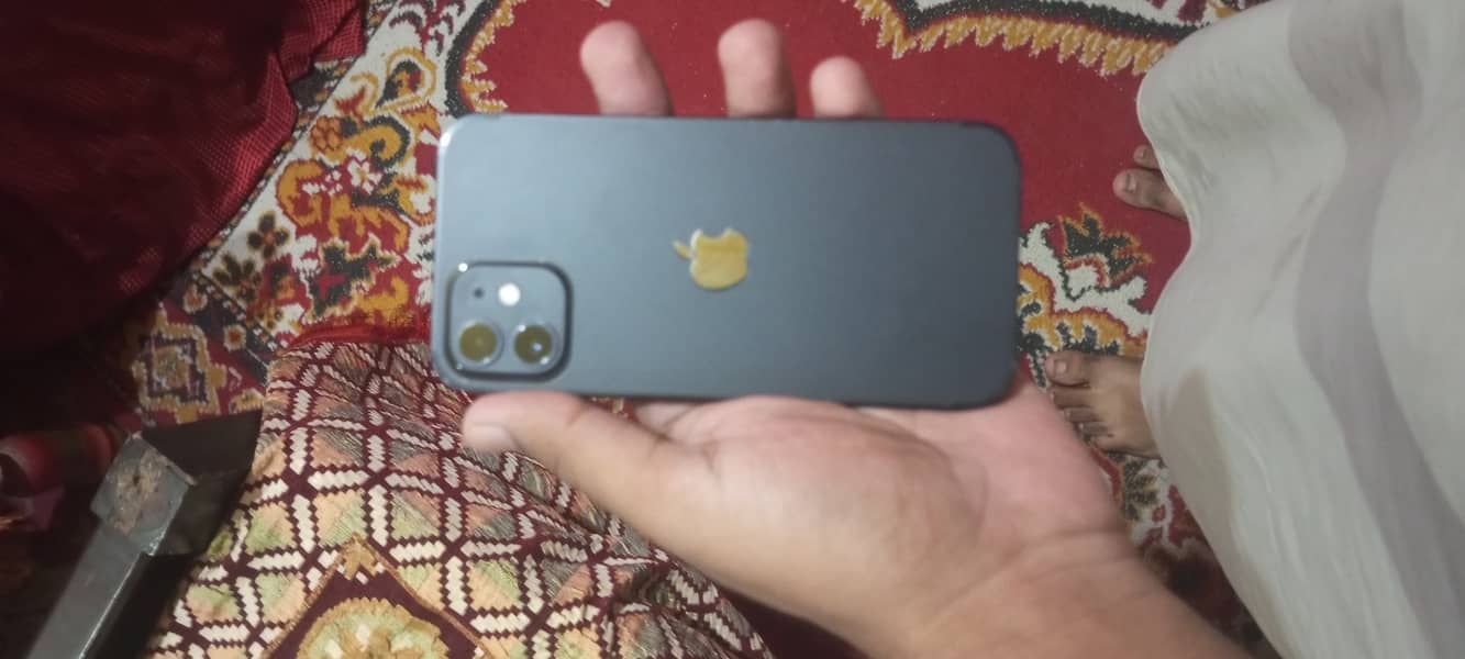 Apple iPhone 12 3