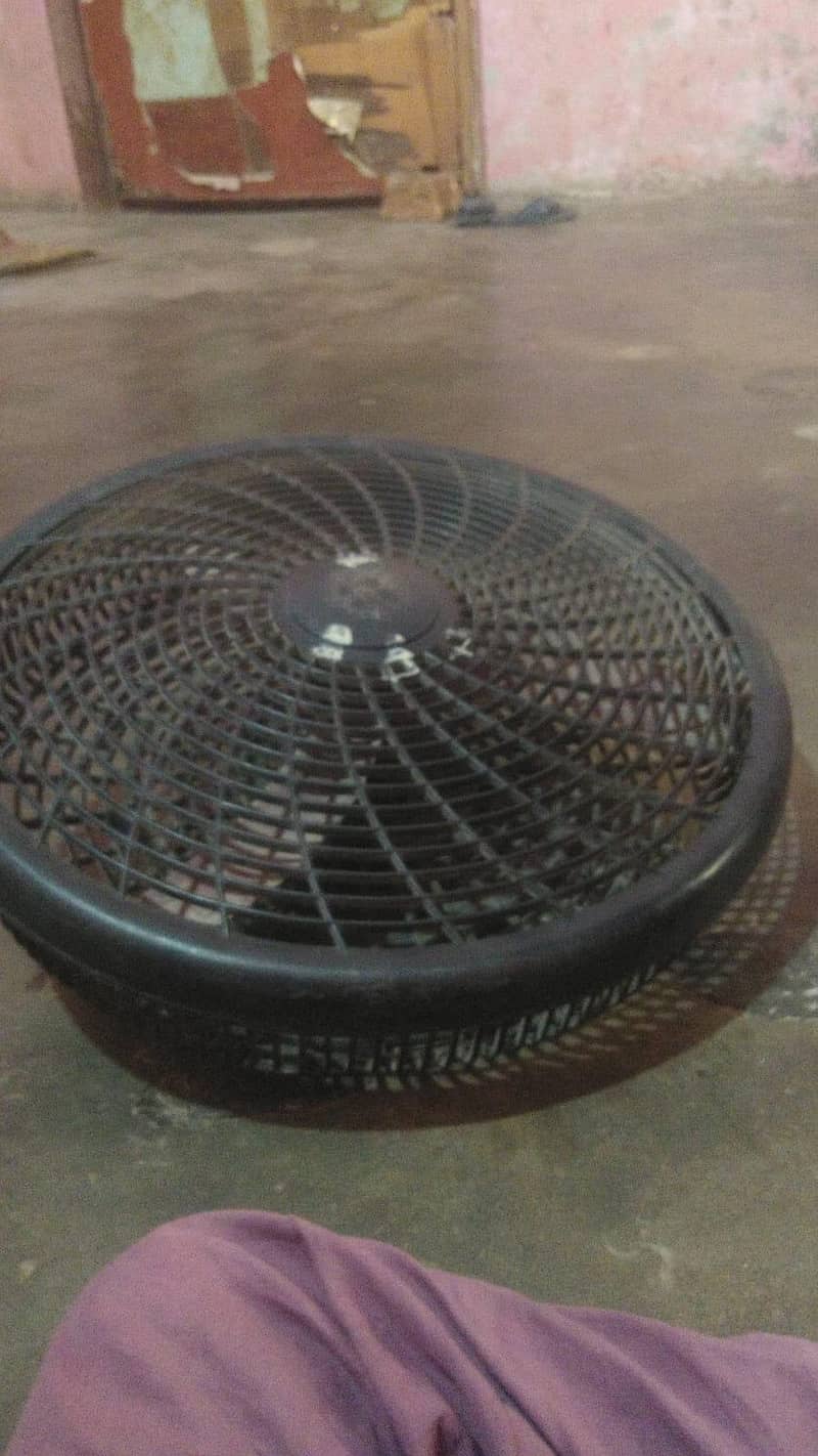 bracket fan 1