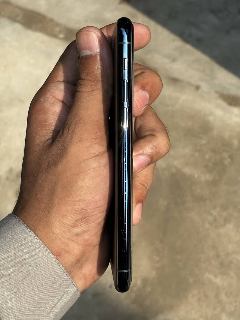 Apple iPhone 11 Pro 5