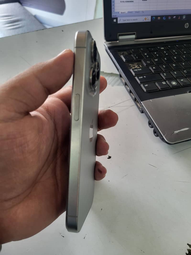 Apple iPhone 15 Pro 1