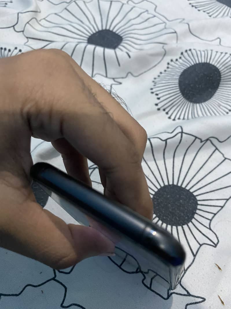 Apple iPhone 11 Pro 2