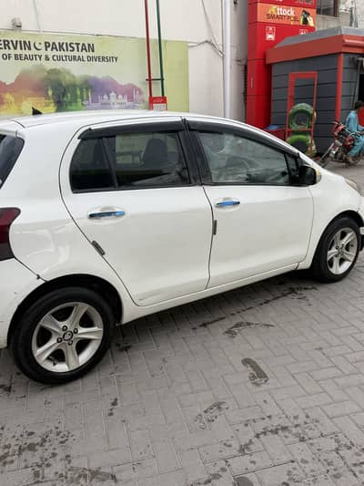 Toyota Vitz 2012