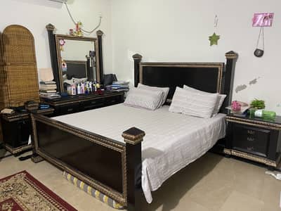 Wooden bed for sale   03335458154