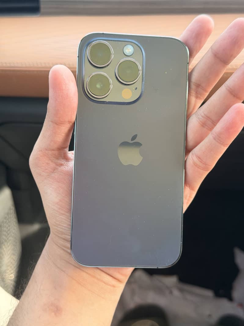 Apple iPhone 14 Pro 1