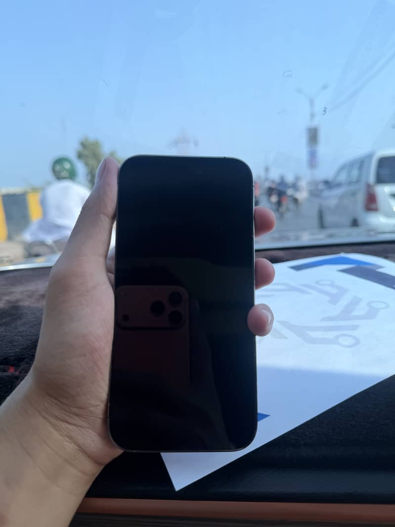 Apple iPhone 14 Pro 2