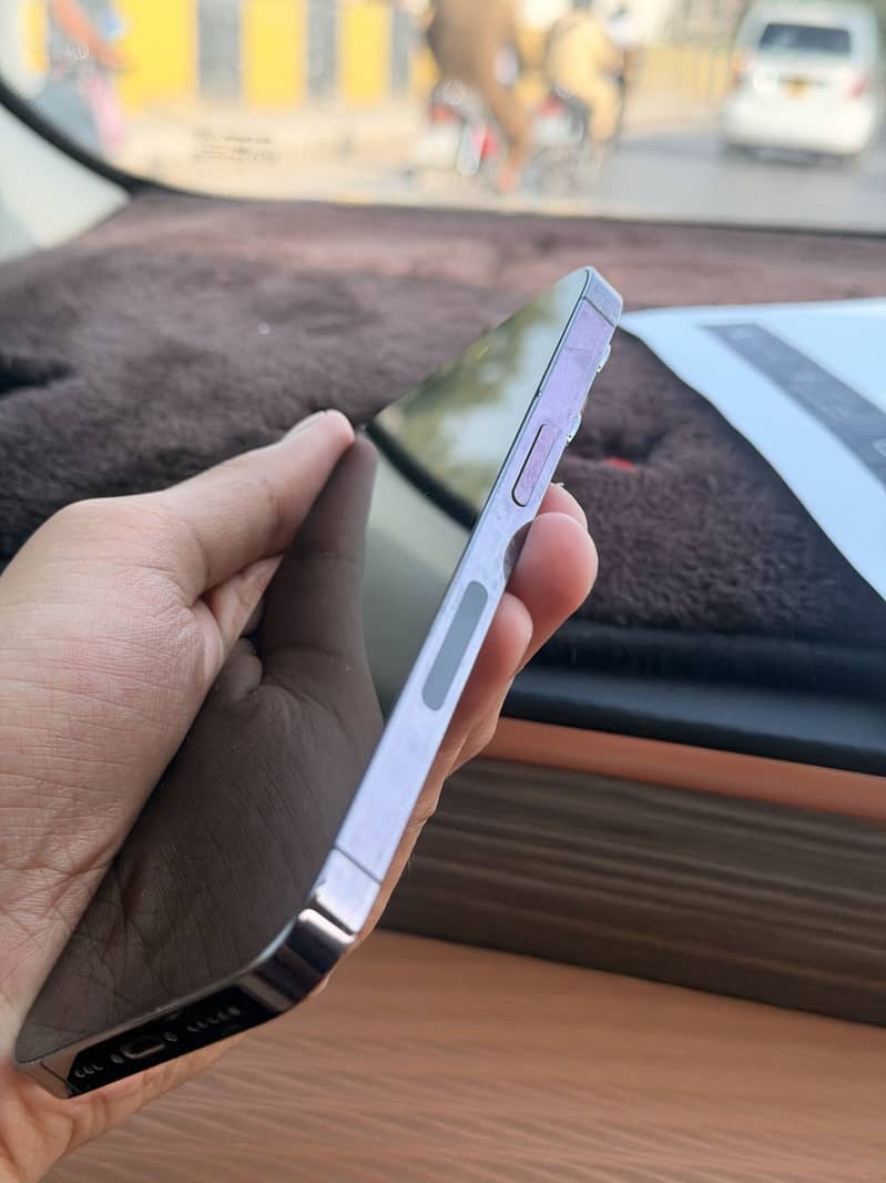 Apple iPhone 14 Pro 4