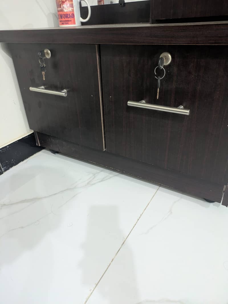 dressing table 3