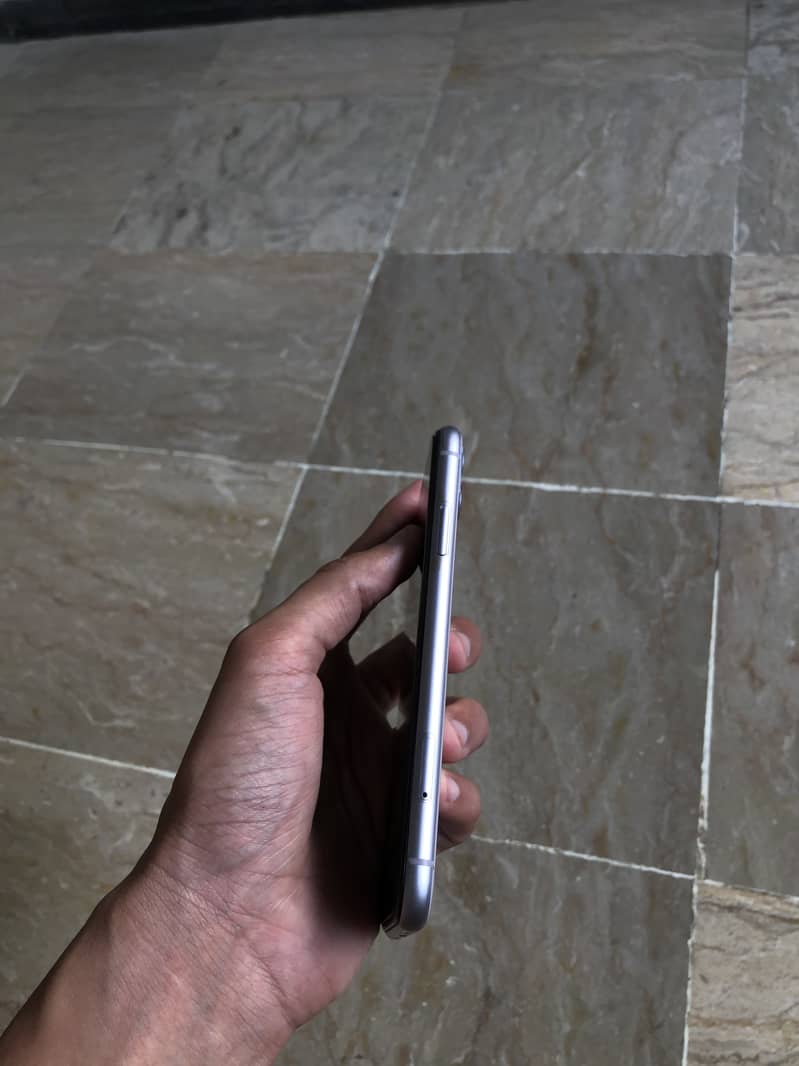 Apple iPhone 11 5