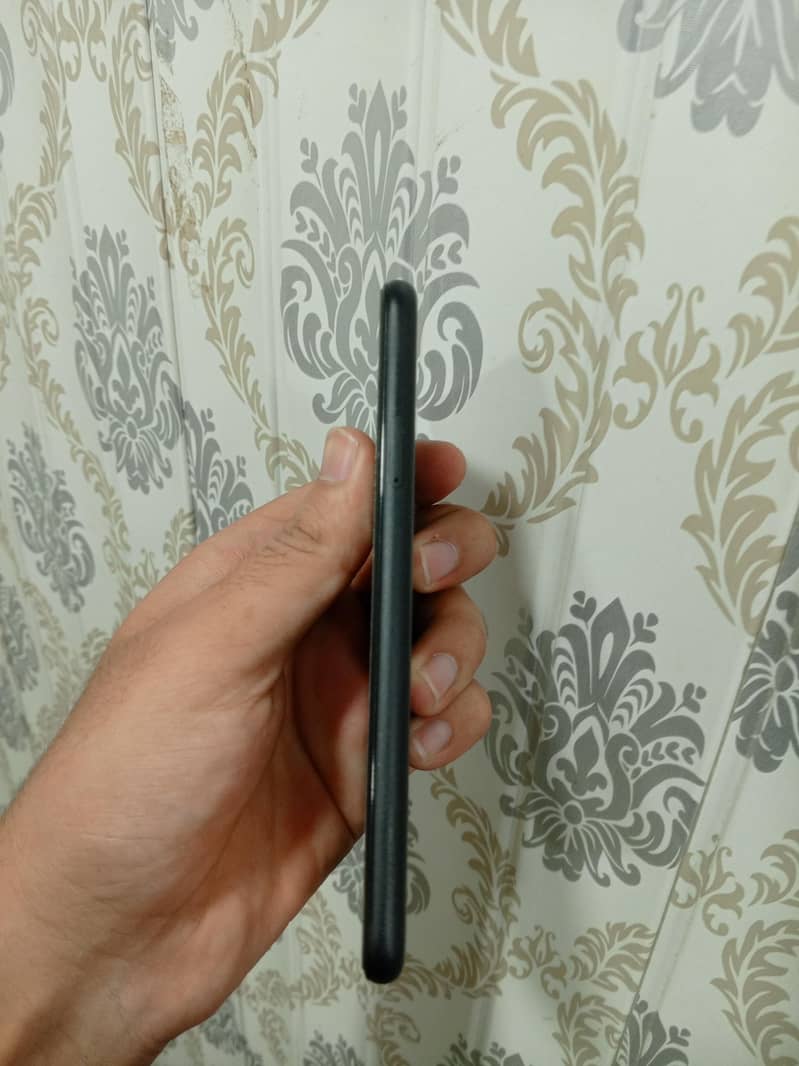 Google Pixel 5 4