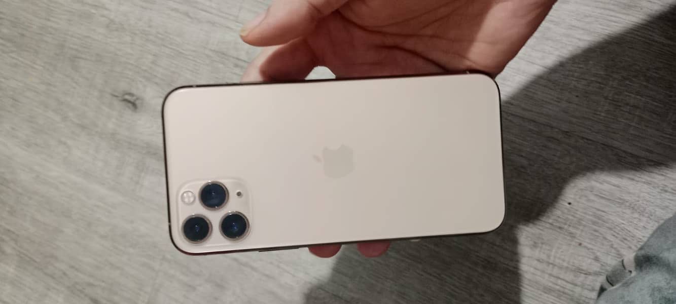 Apple iPhone 11 Pro 3